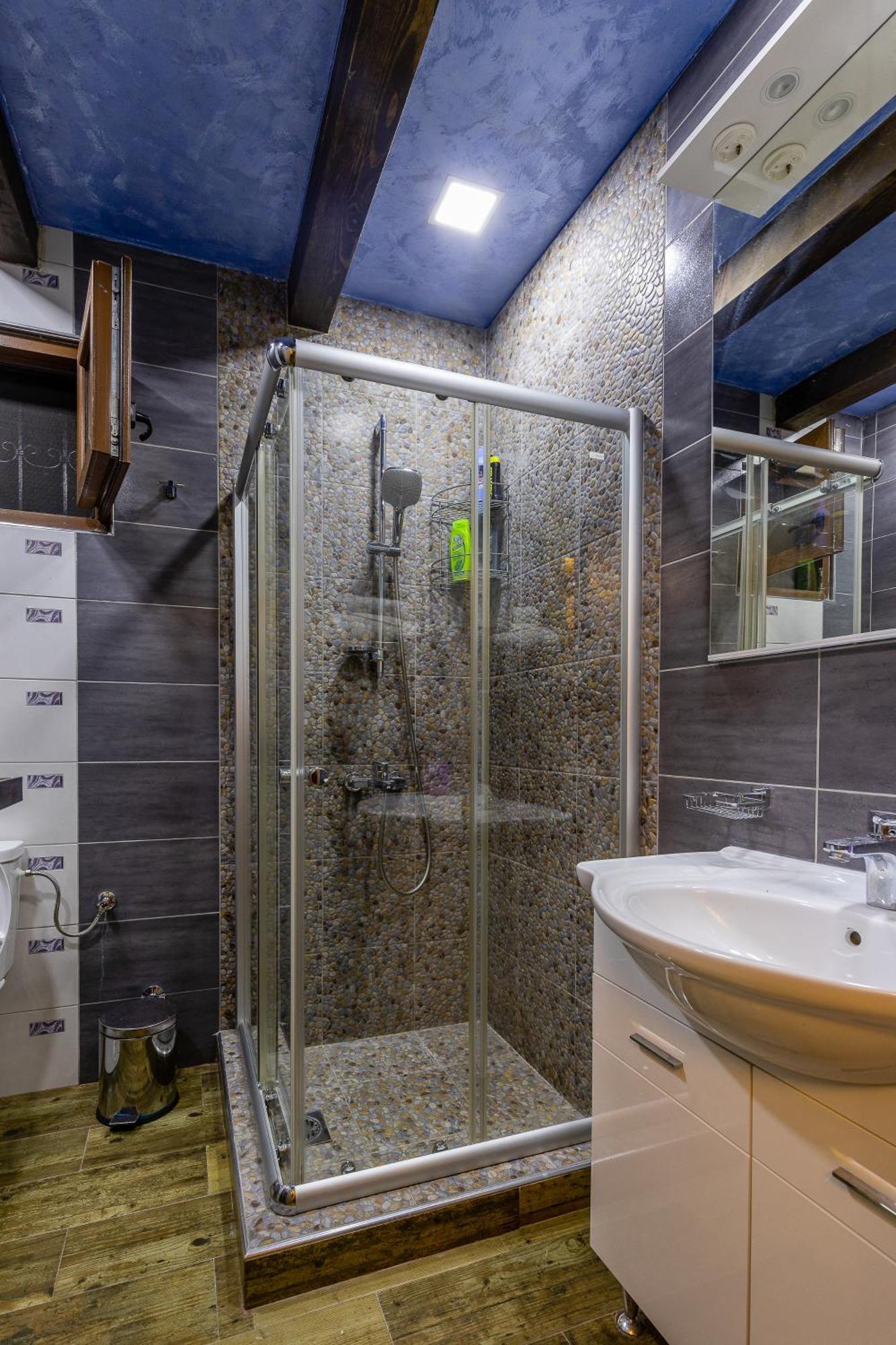 Luxury House Lotos Apartment Golubovci Екстериор снимка